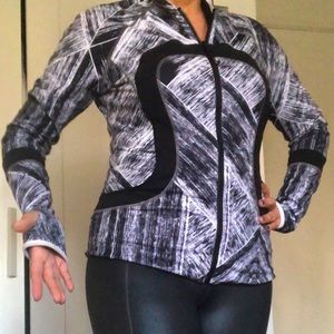 Lululemon black and white reversible jacket